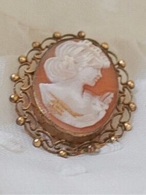Vintage Cameo Brooch pendent Gold Filled wire and beads design 1920-1960